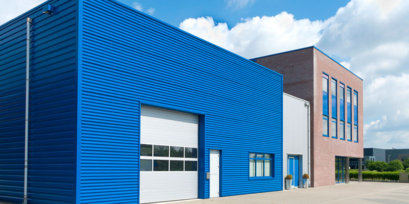 3 Reasons to Schedule Regular Industrial Power Washing Services