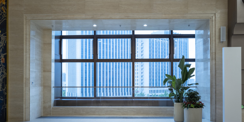 Risks of Commercial Window Power Washing